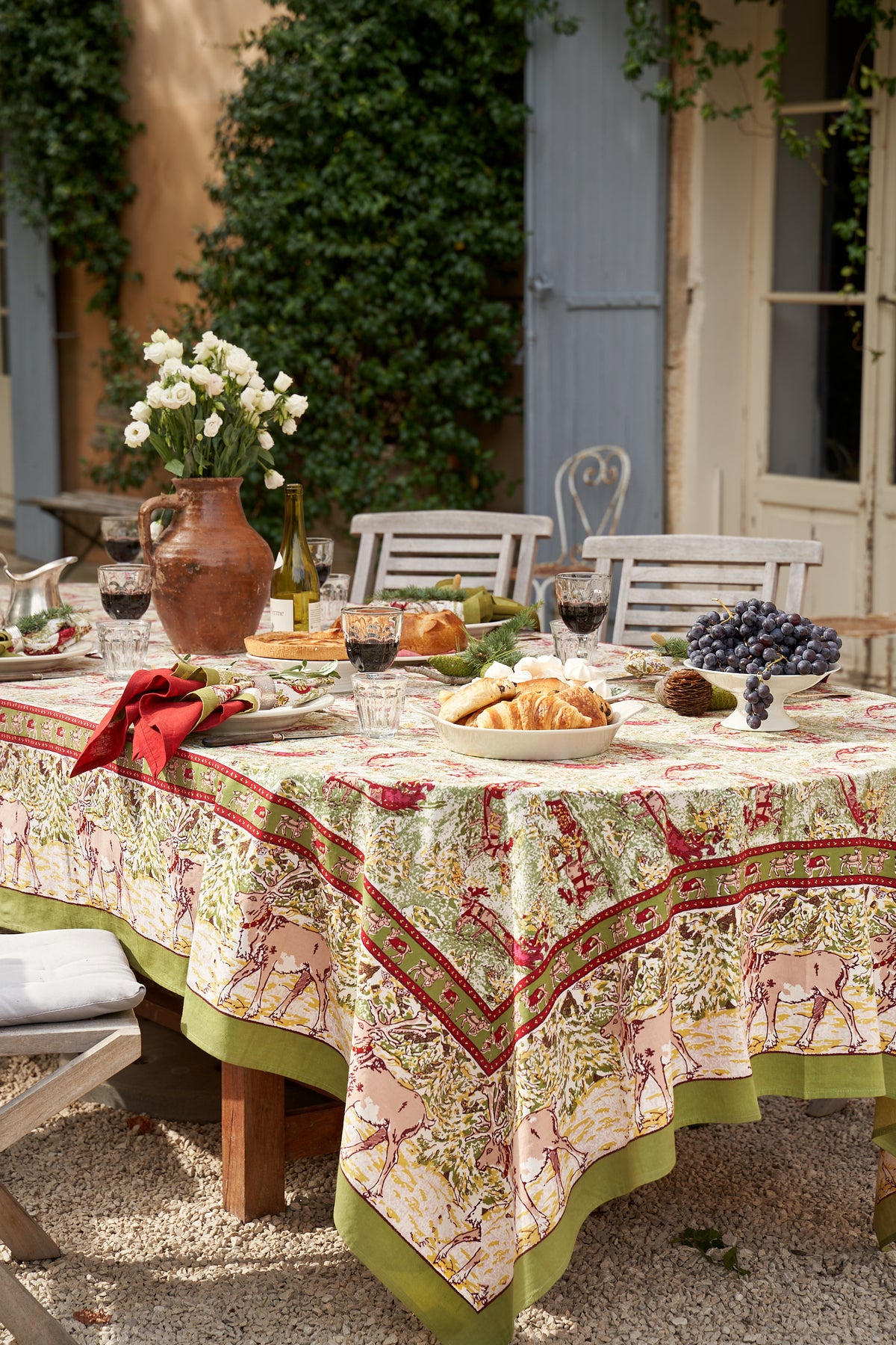 Renne Reindeer Tablecloth in Red & Green
