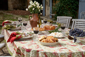 Renne Reindeer Tablecloth in Red & Green