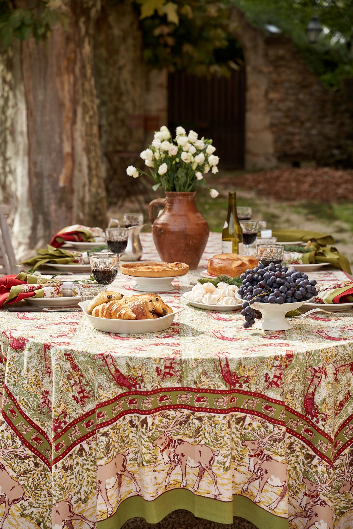 Renne Reindeer Tablecloth in Red & Green