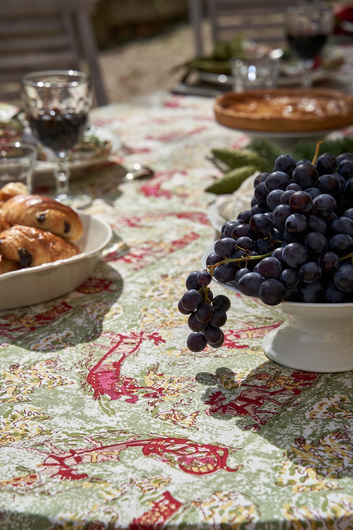 Renne Reindeer Tablecloth in Red & Green