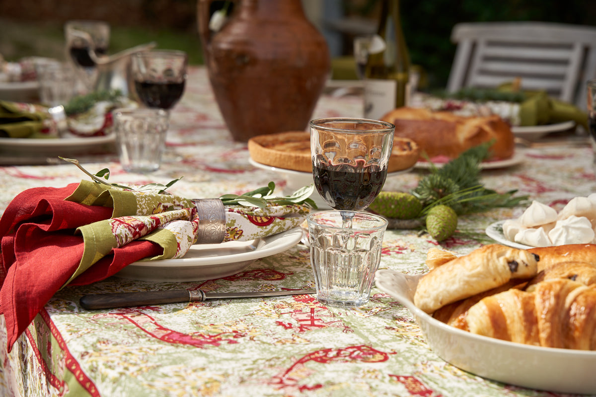 Renne Reindeer Tablecloth in Red & Green