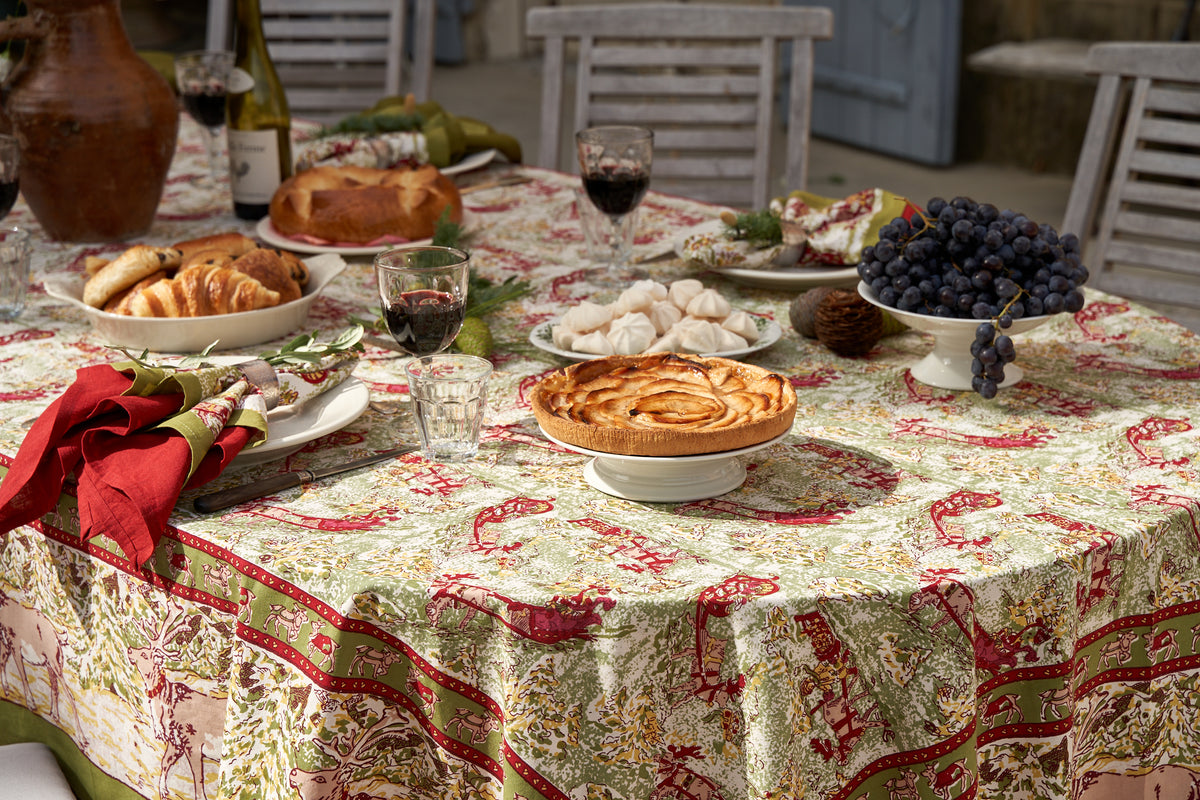 Renne Reindeer Tablecloth in Red & Green