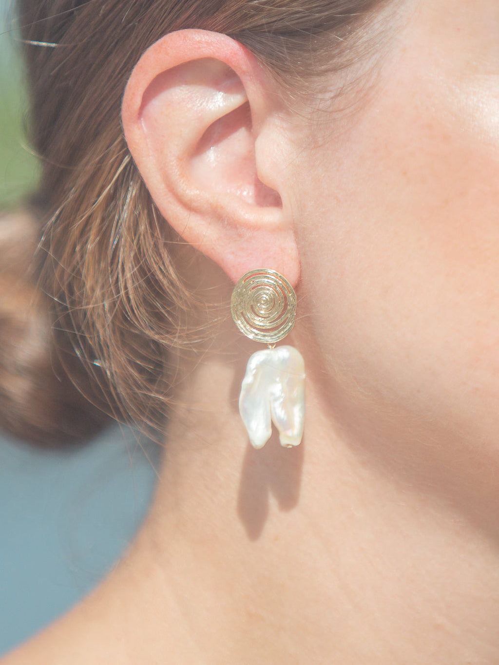 Dune Earrings in White
