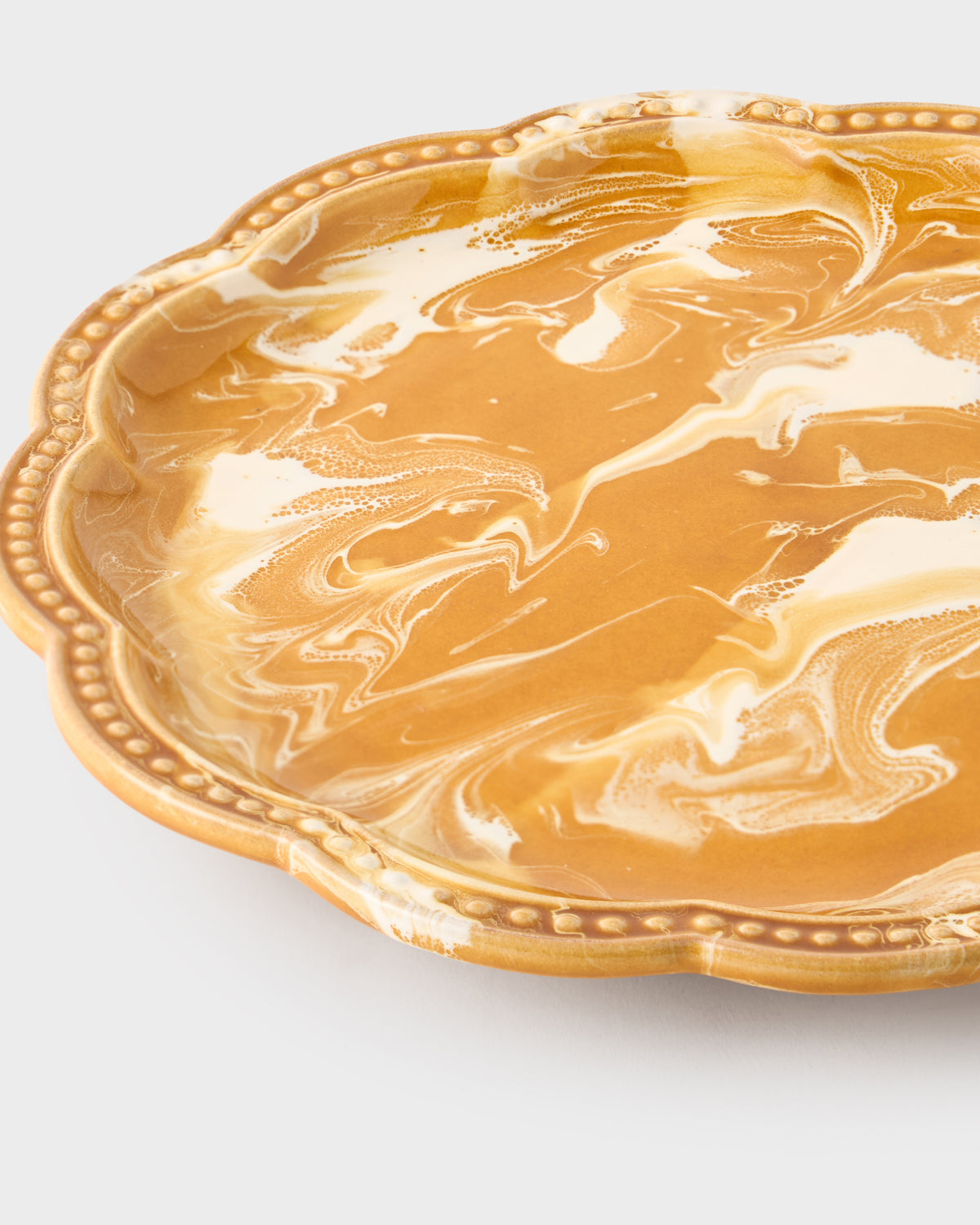 Marbled Scalloped Dinner Plate in Terracotta