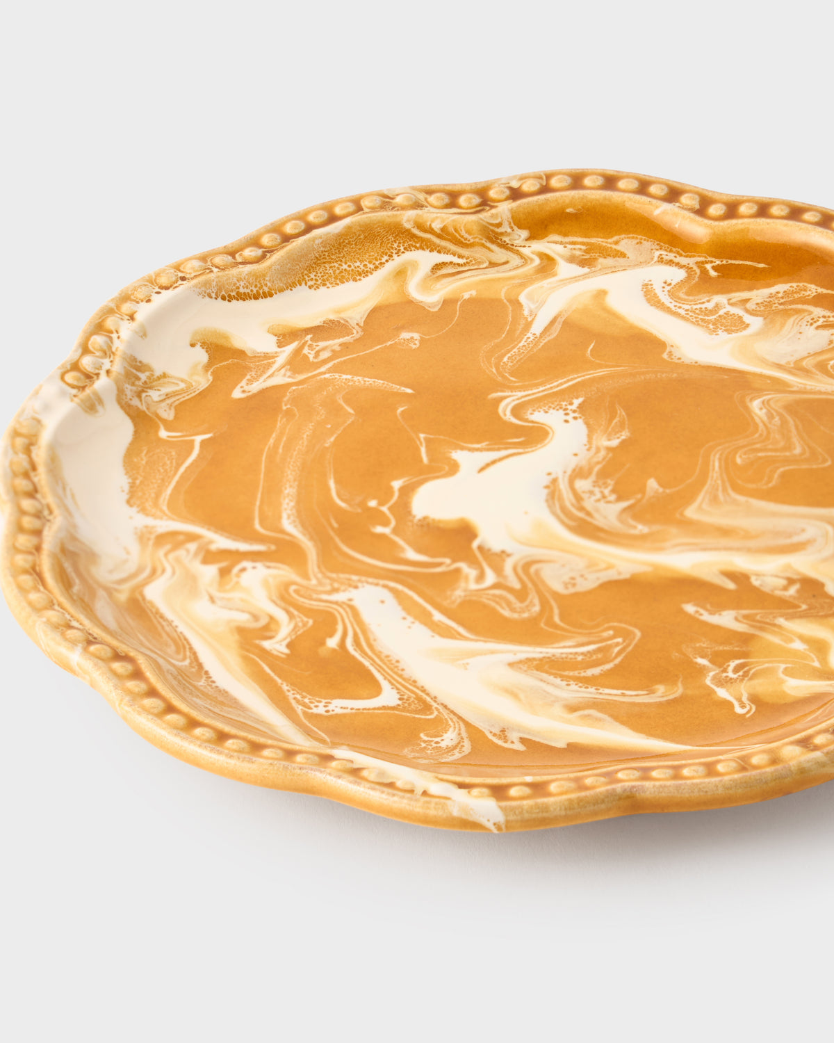 Marbled Scalloped Dessert Plate in Terracotta
