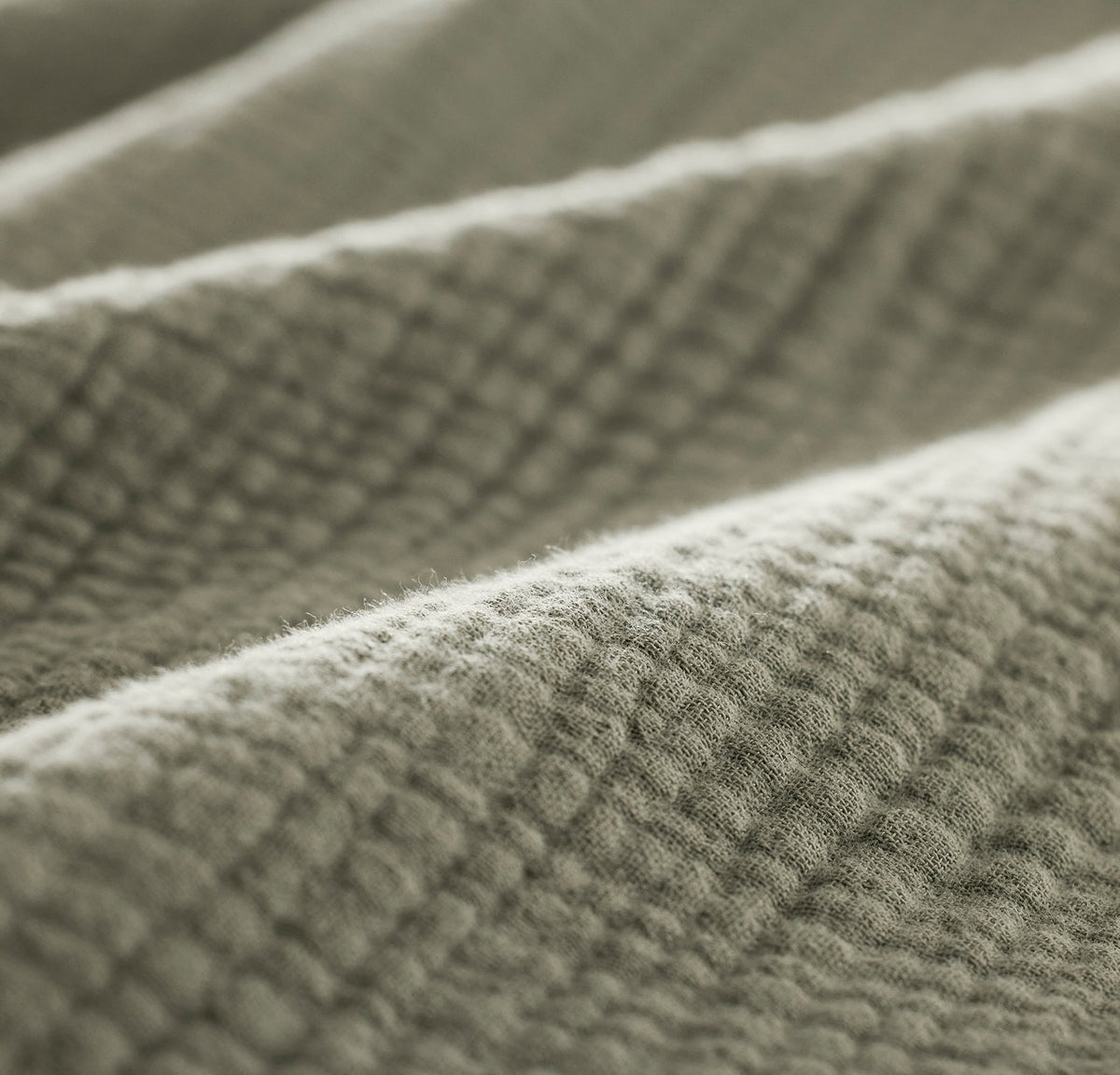 Dream Bed Blanket in Sageleaf