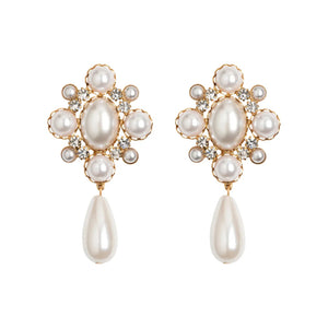 Jubilee Drop Earring in Pearl
