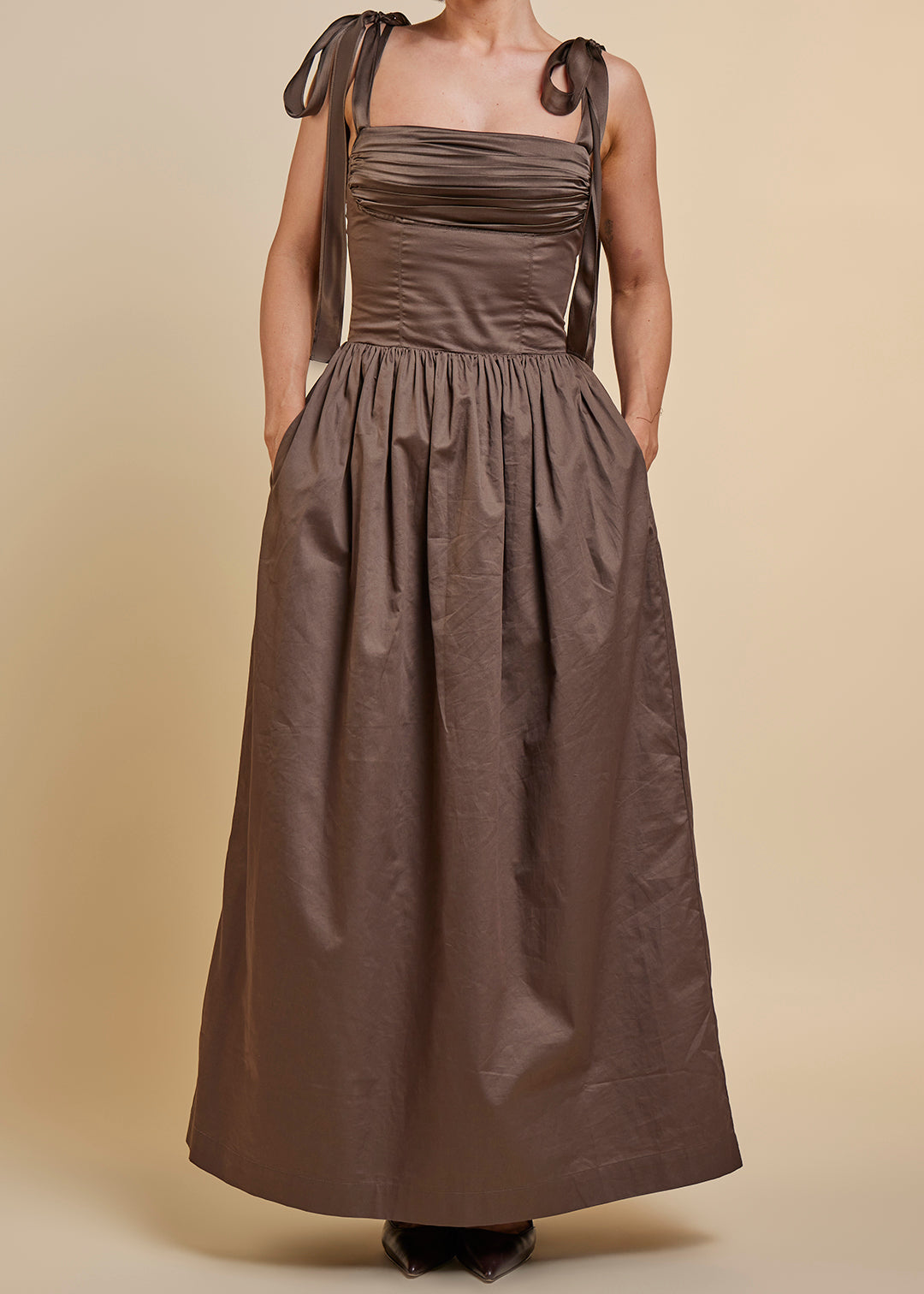Elin Maxi Dress in Brown