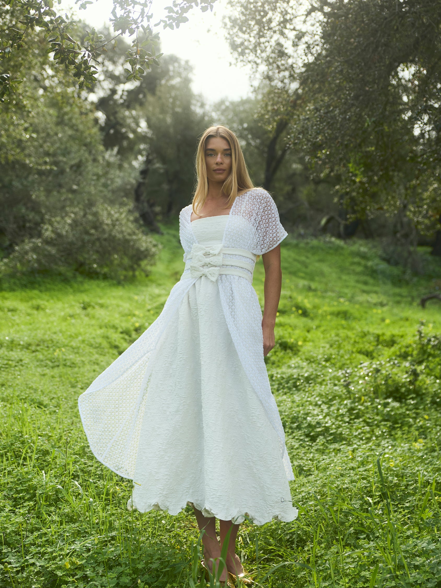 Jackie Cape in Amour White Embroidery