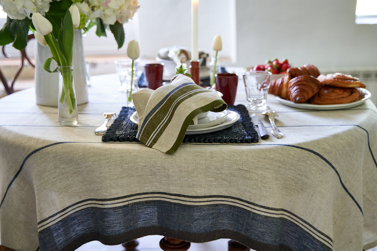 Eze 60x90 Tablecloth in Ivory & Blue
