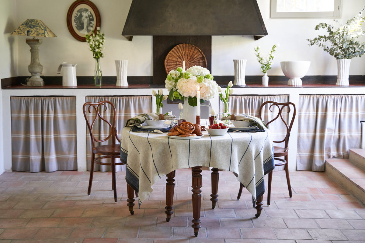 Eze 60x60 Tablecloth in Ivory & Blue