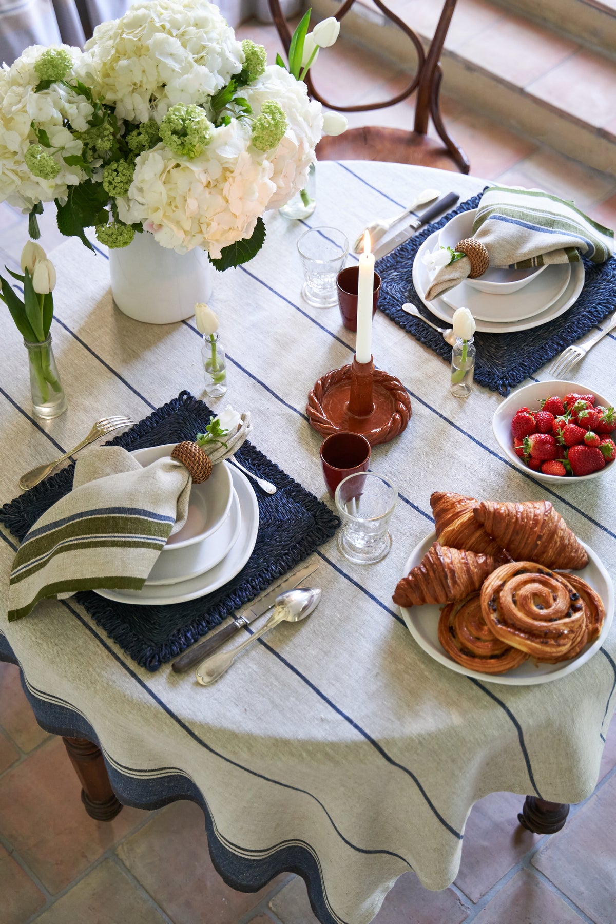 Eze 60x90 Tablecloth in Ivory & Blue
