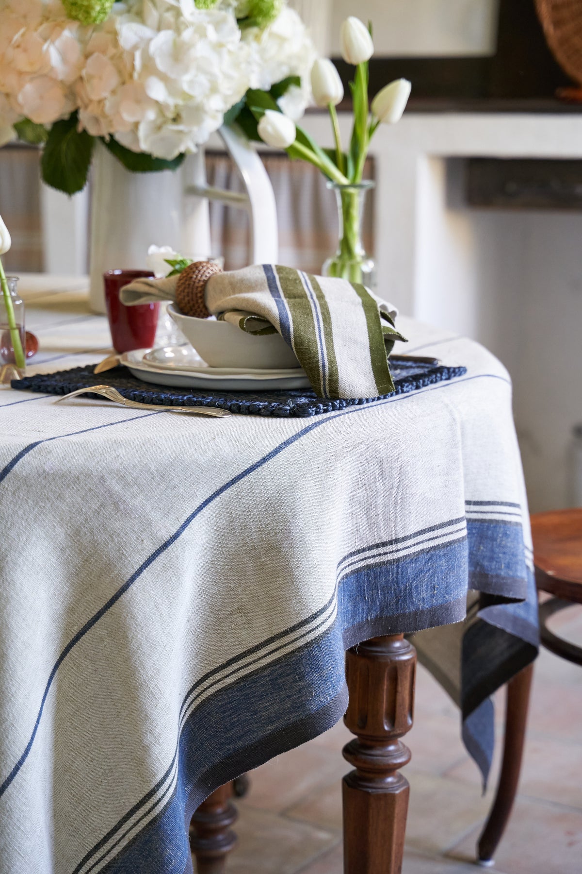 Eze 60x60 Tablecloth in Ivory & Blue