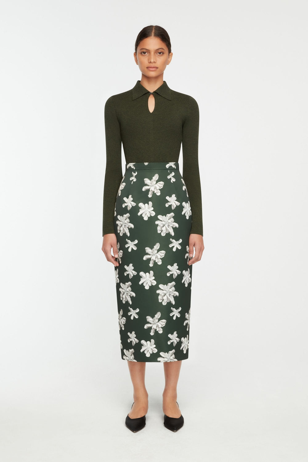 Lorelei Skirt In Ivory Floral On Hunter Green Genzianella| Emilia Wickstead