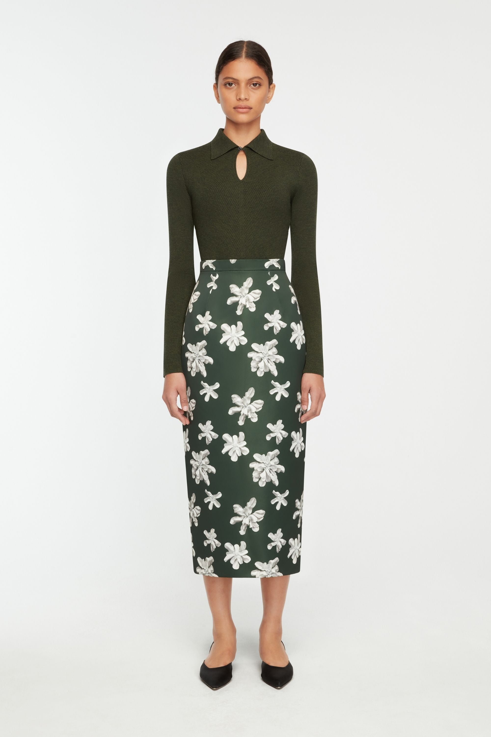 Lorelei Skirt In Ivory Floral On Hunter Green Genzianella| Emilia Wickstead
