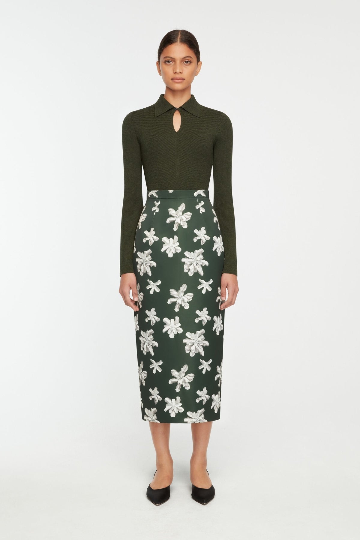 Lorelei Skirt In Ivory Floral On Hunter Green Genzianella| Emilia Wickstead