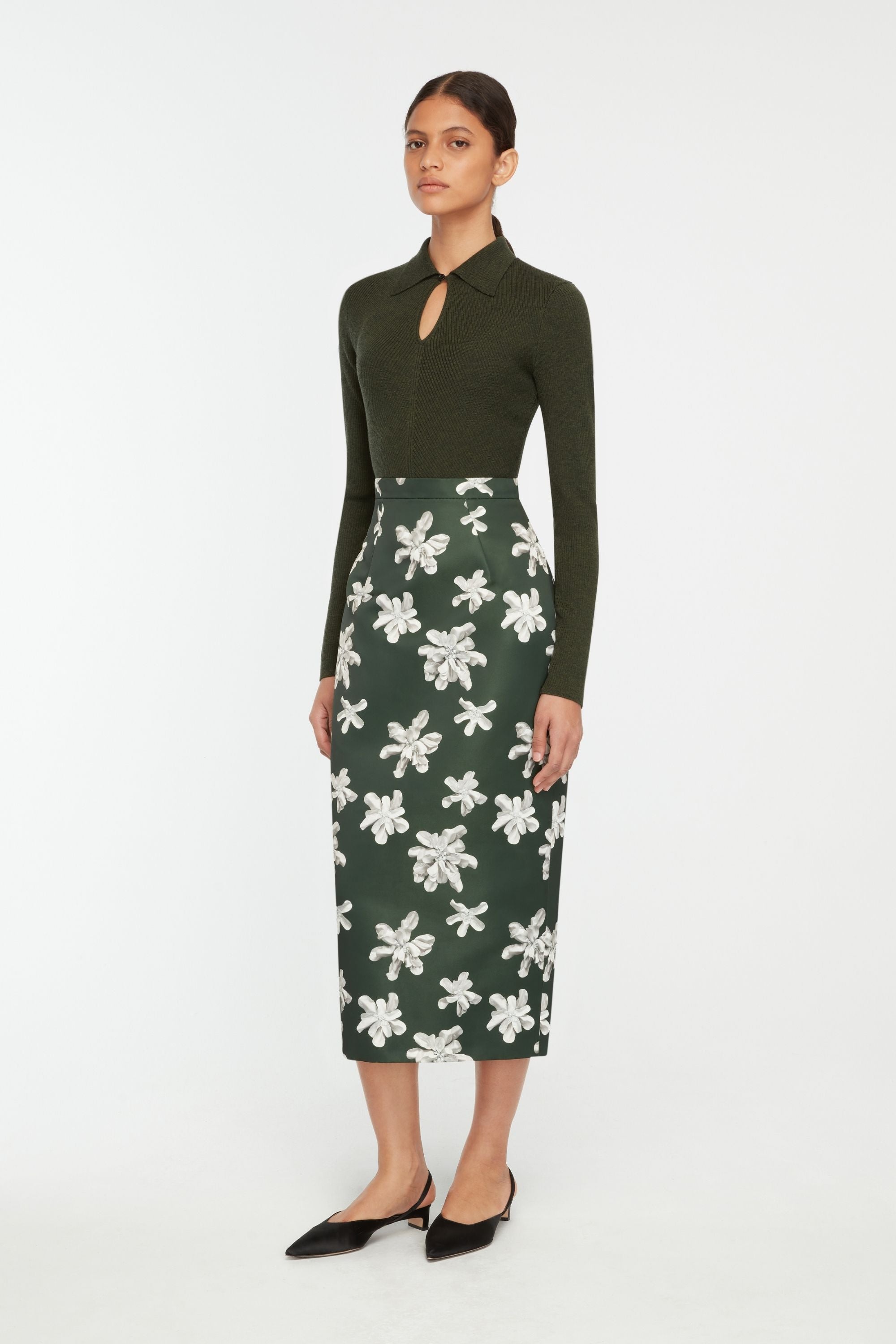 Lorelei Skirt In Ivory Floral On Hunter Green Genzianella | Emilia