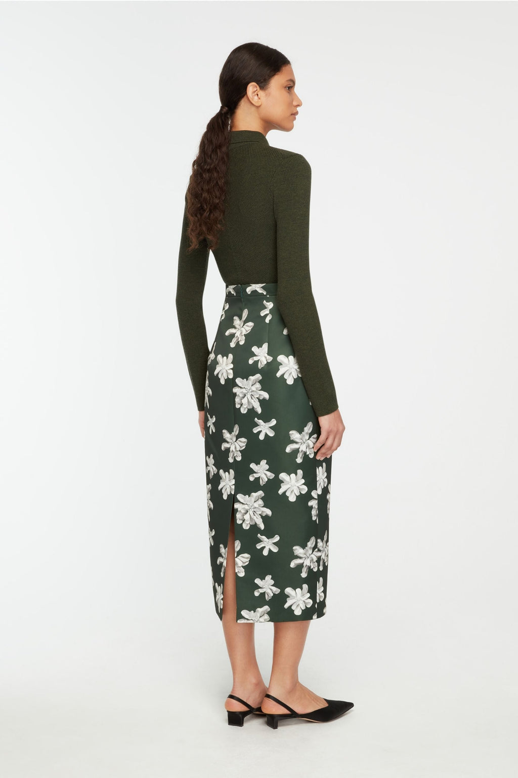 Lorelei Skirt In Ivory Floral On Hunter Green Genzianella| Emilia Wickstead