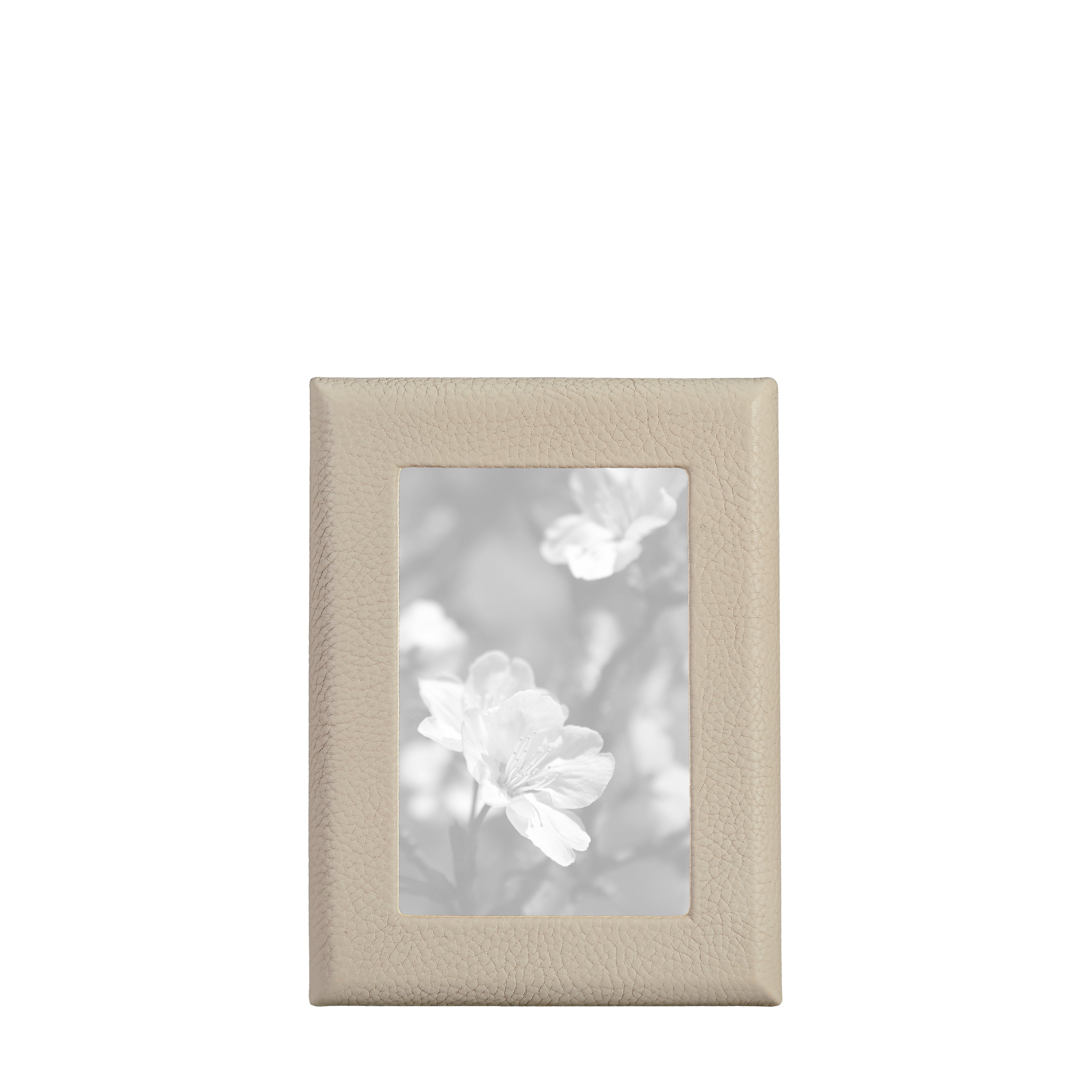 4" x 6" Studio Frame in Beechwood Pebble Grain Leather