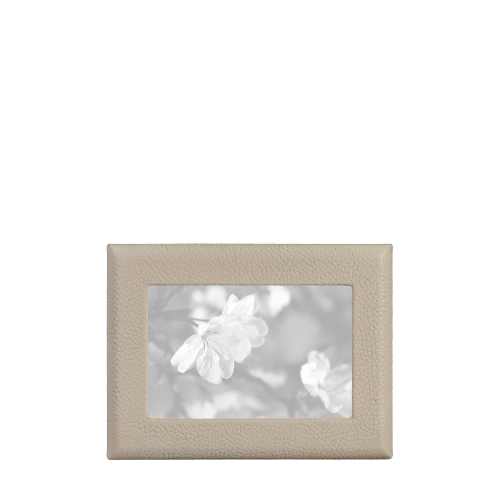 4" x 6" Studio Frame in Beechwood Pebble Grain Leather