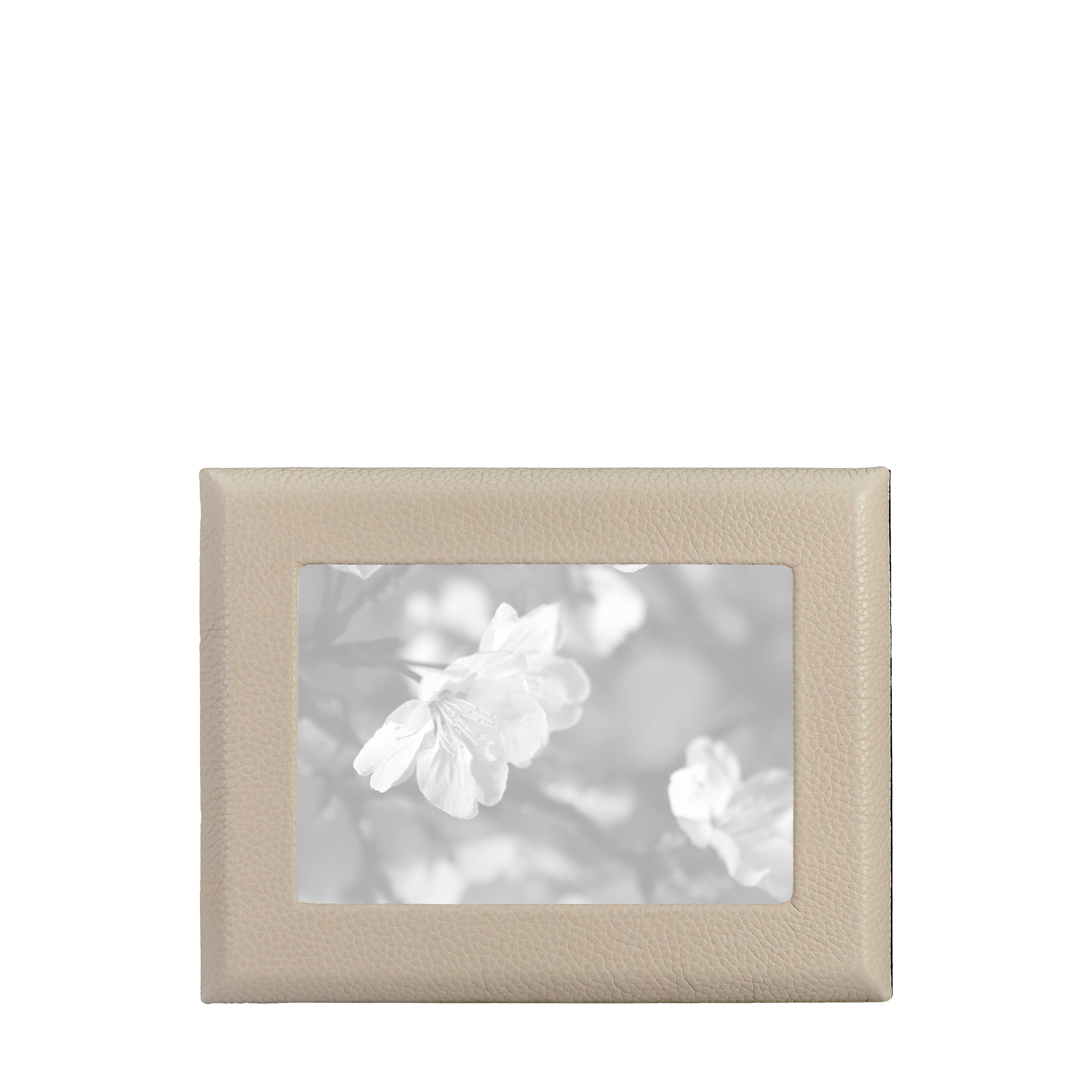 5" x 7" Studio Frame in Beechwood Pebble Grain Leather