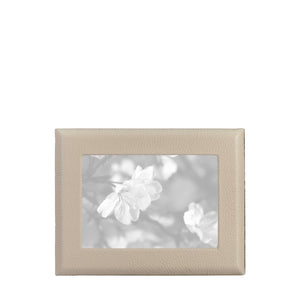 5" x 7" Studio Frame in Beechwood Pebble Grain Leather