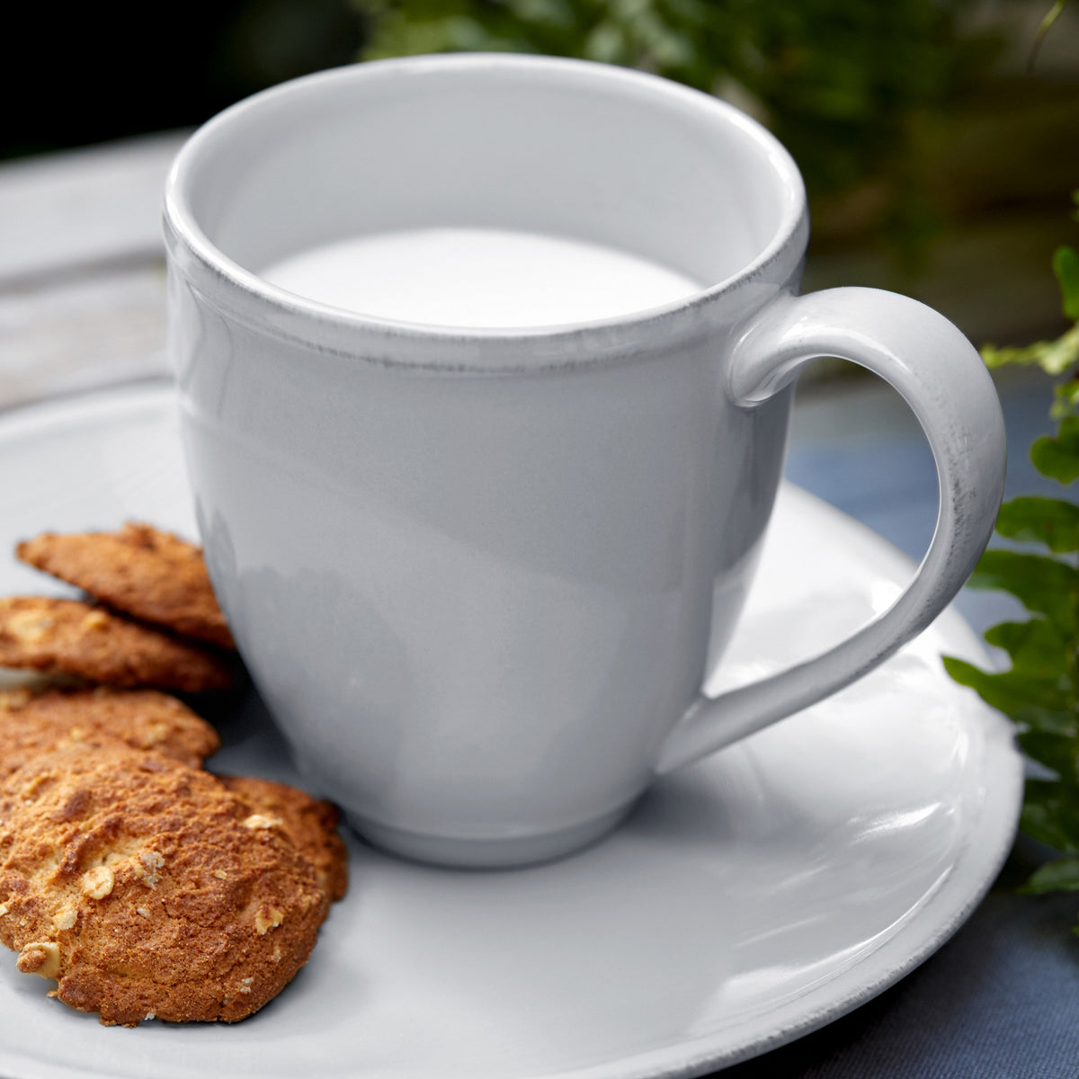 Friso Collection Mugs in White, Set of 6
