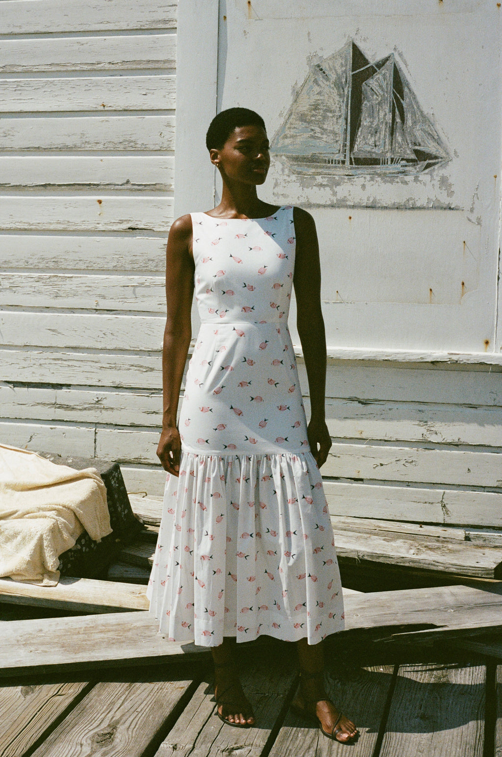 Low-Back Dress in Vintage Pink Fish