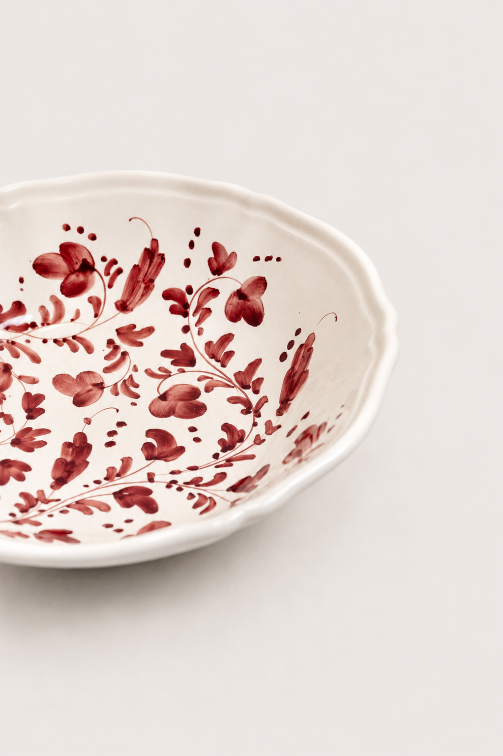 Flora Extra Large Serving Bowl in Burgundy
