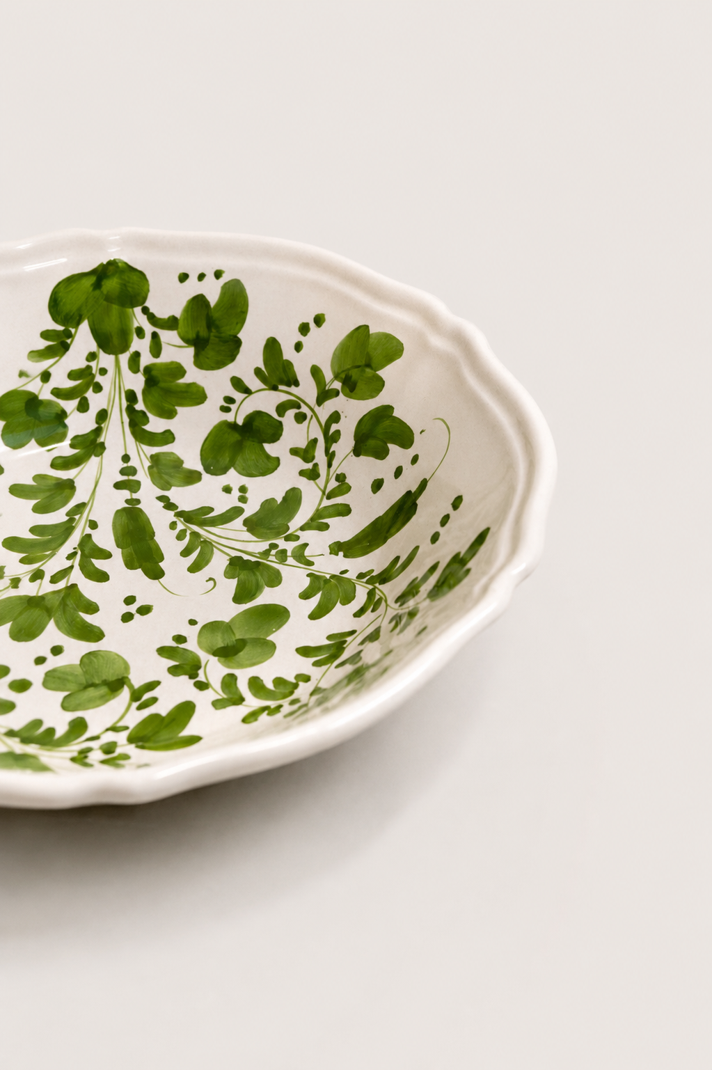 Flora Extra Large Serving Bowl in Ivy
