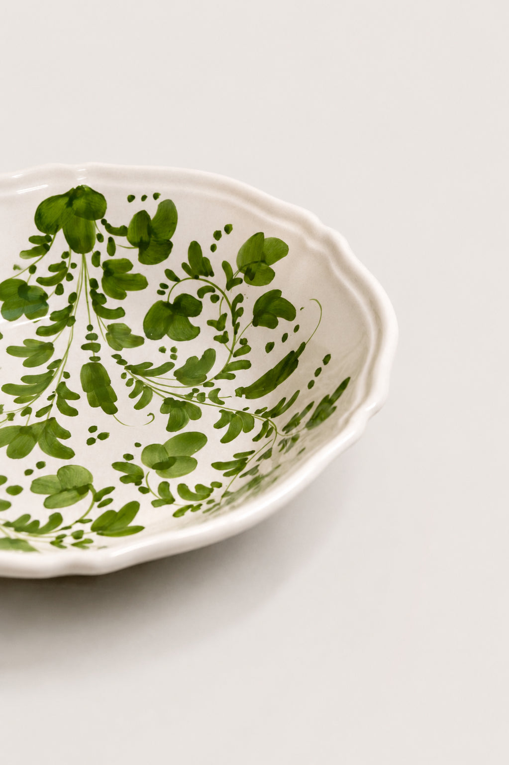 Flora Extra Large Serving Bowl in Ivy