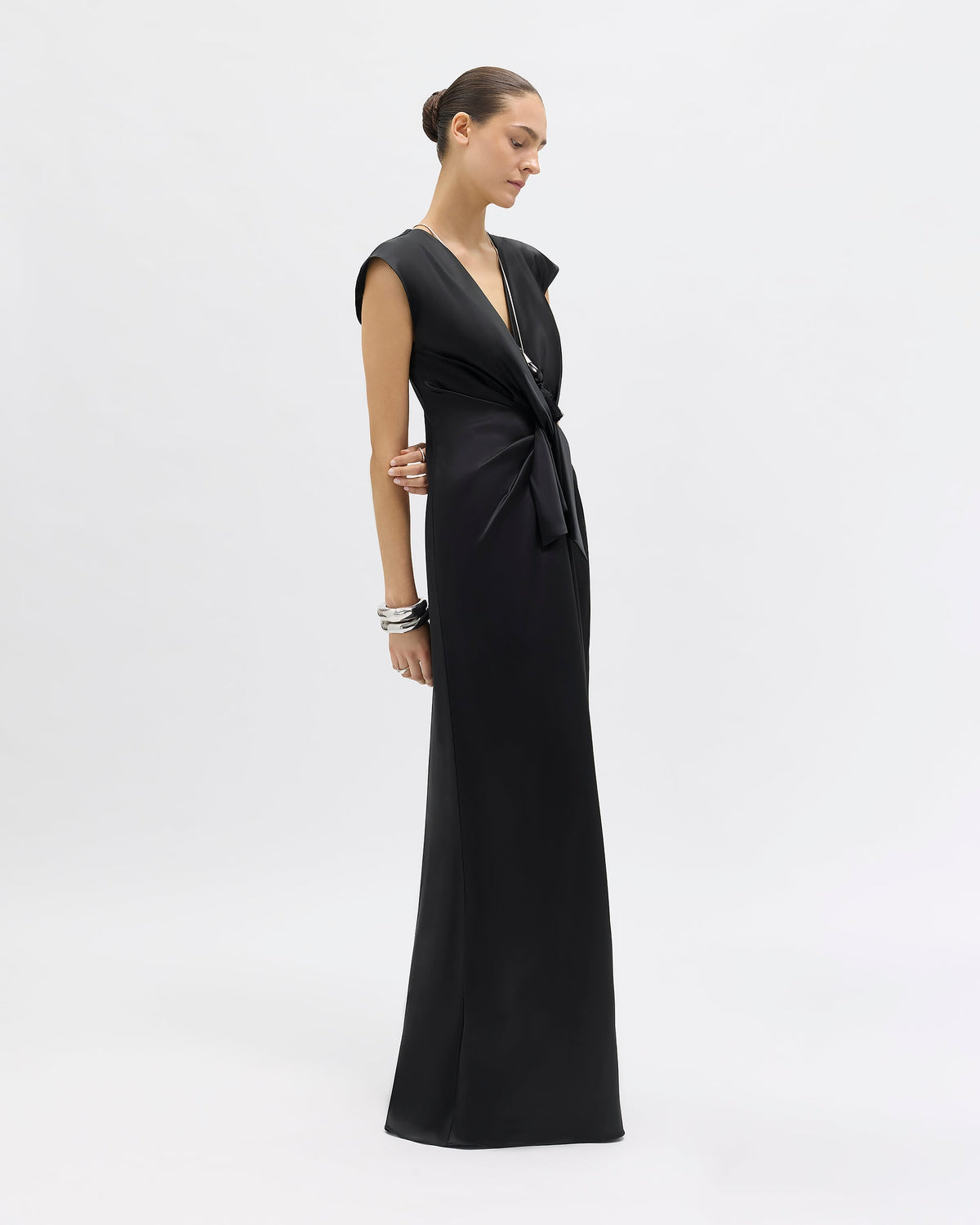 Flutter Sleeve Ava Gown in Noir