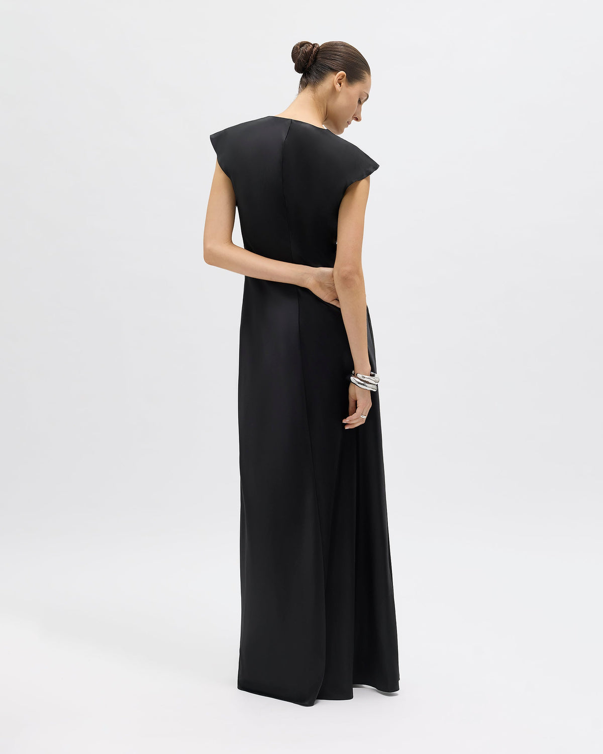 Flutter Sleeve Ava Gown in Noir