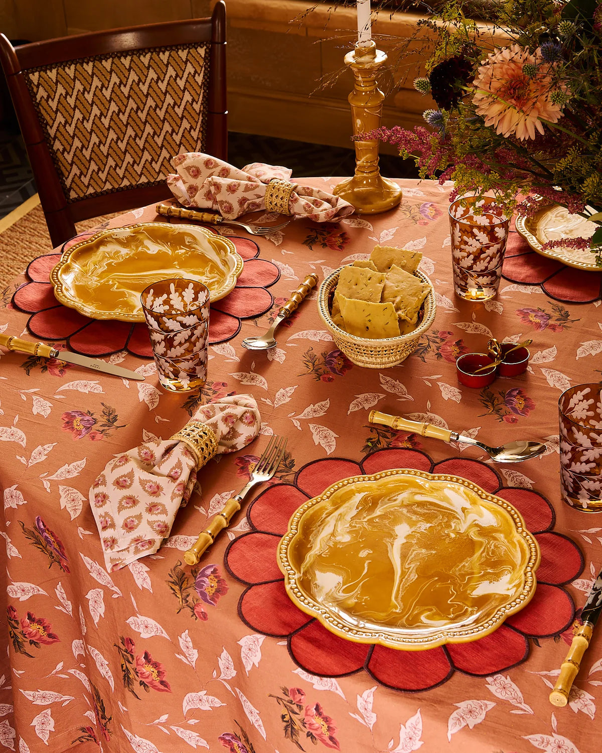 Marbled Scalloped Dinner Plate in Terracotta