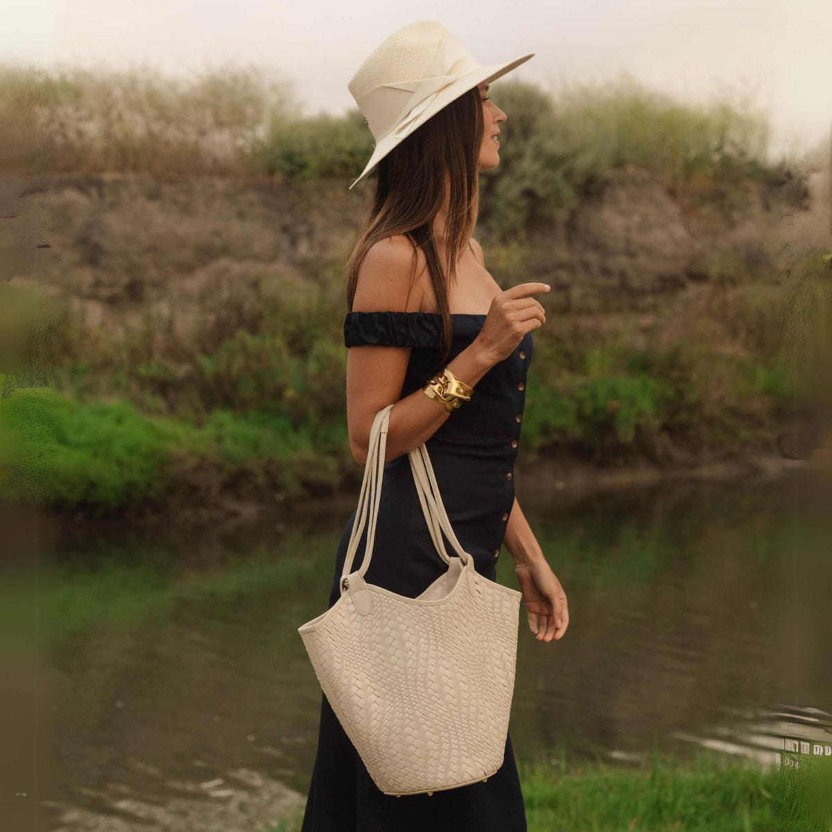 Flow Midi Handbag in Ivory