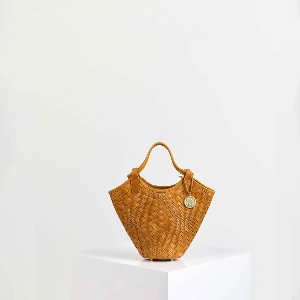Flow Mini Crossbody in Caramel
