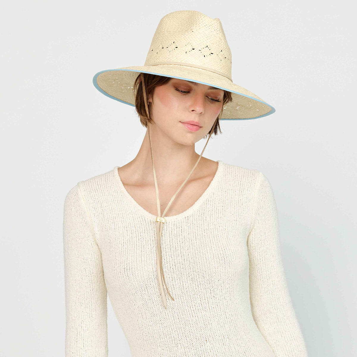 Fiji Hat in Natural & Sky