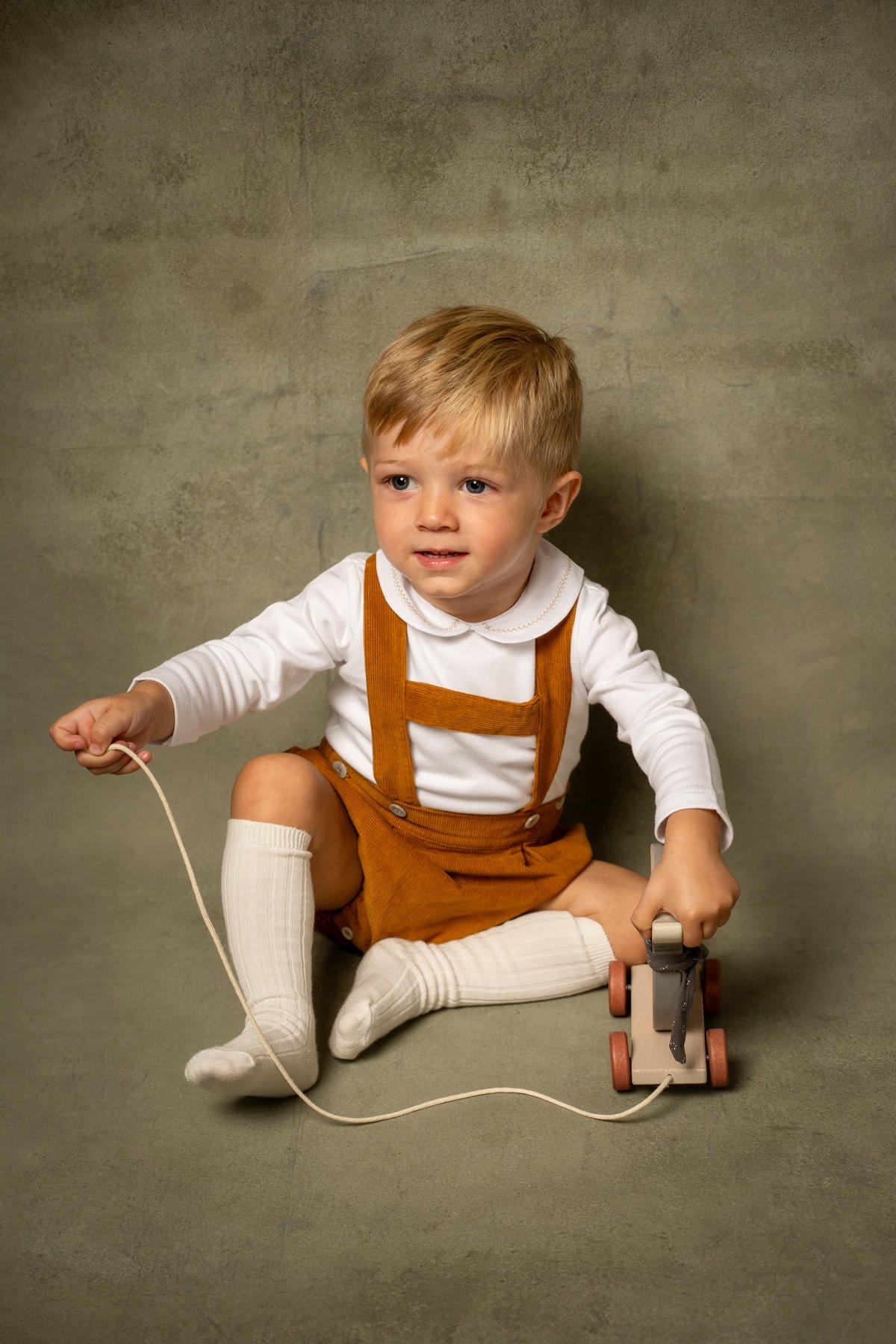 Leonardo Corduroy Romper in Caramel