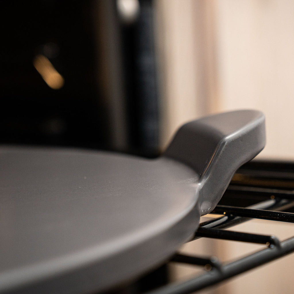 Glazed Cordierite Pizza Stone With Handles 15" in Grey
