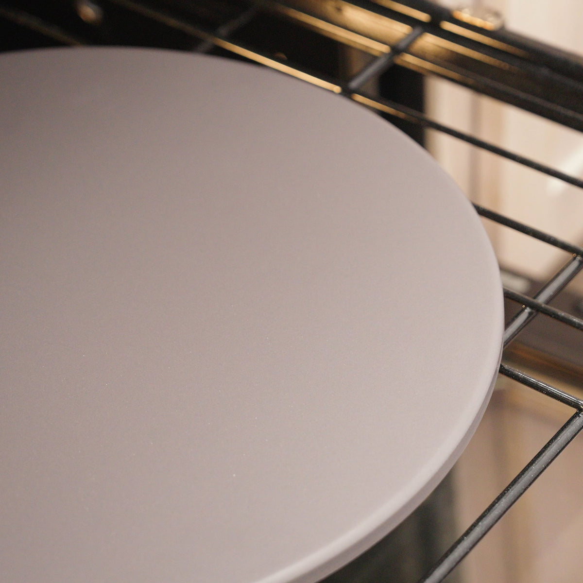 Glazed Cordierite Round Pizza Stone 16" in Grey