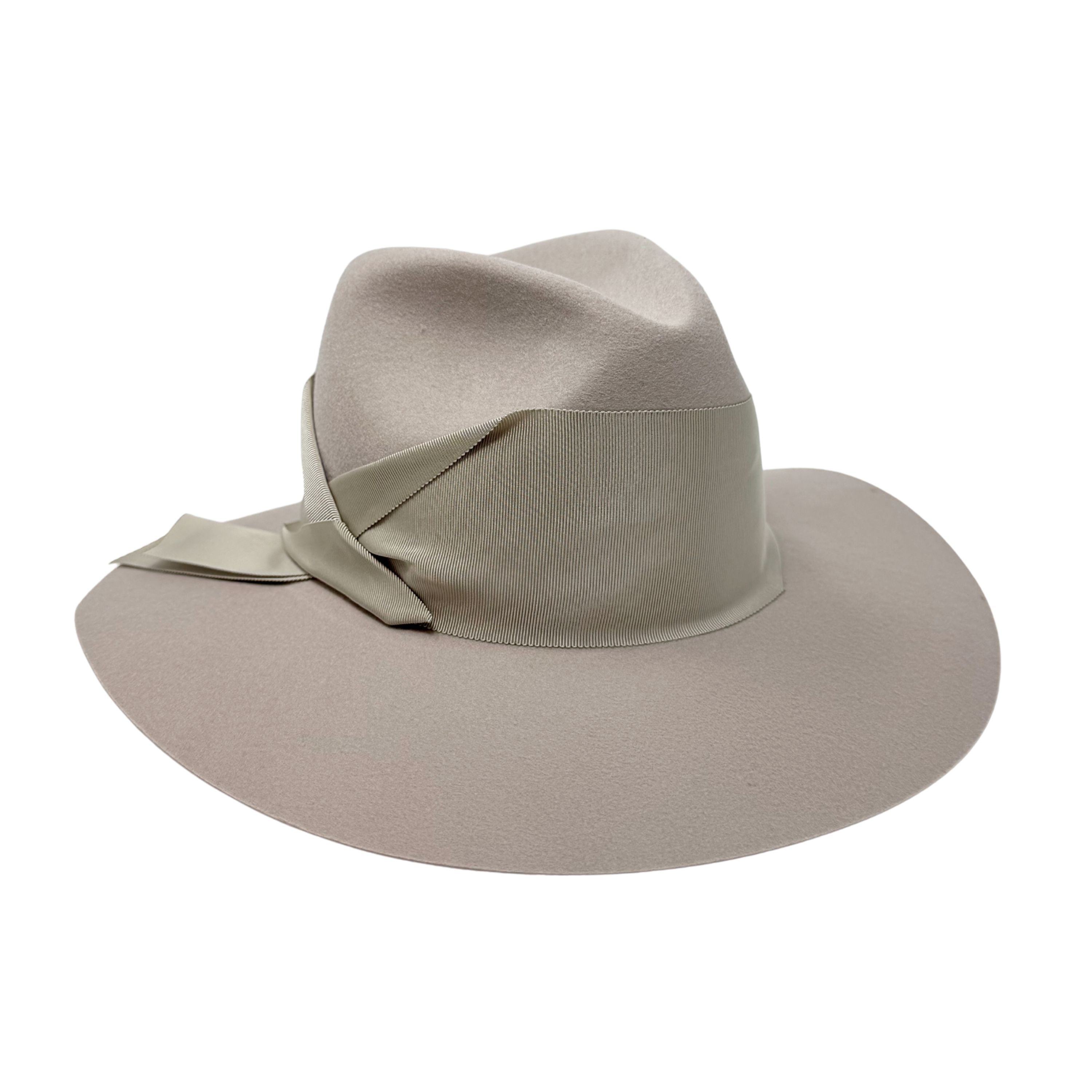 Gardenia in Taupe