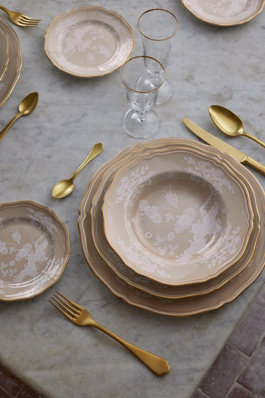 FAIENCERIE DE CHAROLLES MORIN 皿3枚セットクリーム Oriente Italiano Antico Doccia Charger Plate in Meringa | Over The