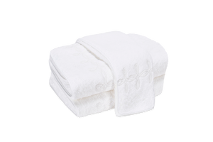 Gordian Knot Bath Towel