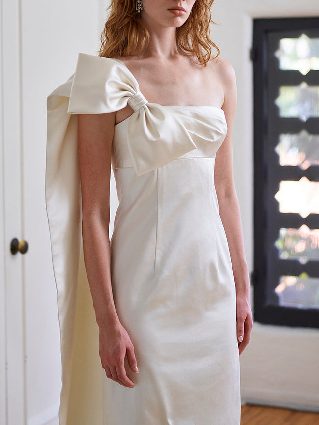 Bow Bodice Gown with Long Panel in Duchesse Créme Italian Satin