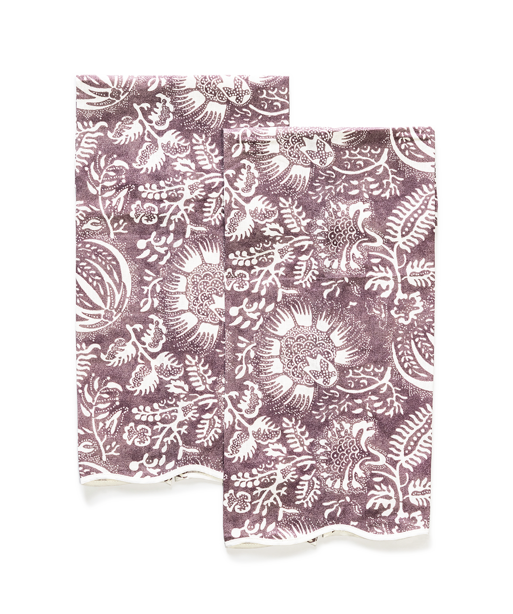Front view of Granada guest towels, set of 2 in thistle showing pomegranate print on linen with scalloped edge