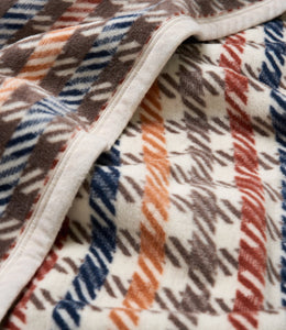 Hampton Houndstooth Blanket