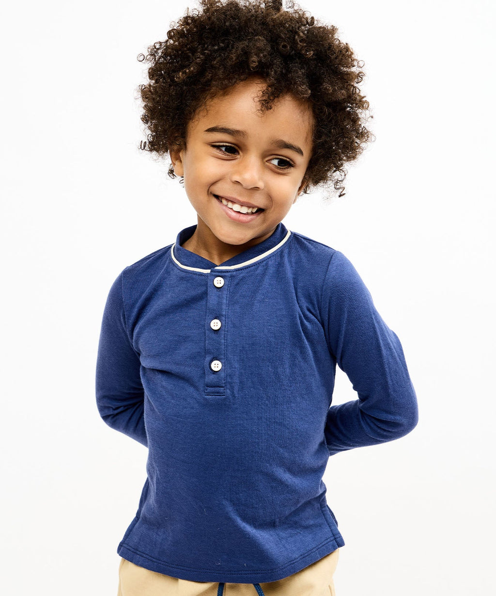 Henley T-Shirt in Navy