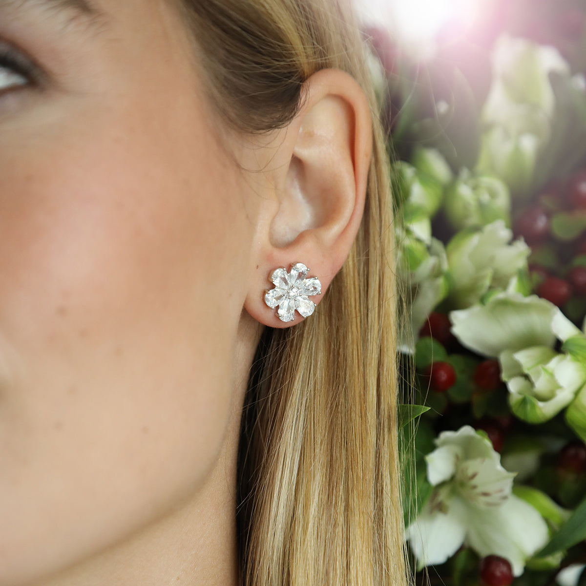 Holly Stud in White Gold