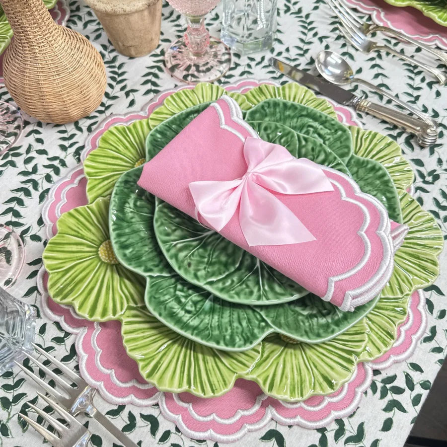 Leaves Tablecloth in Dark Green