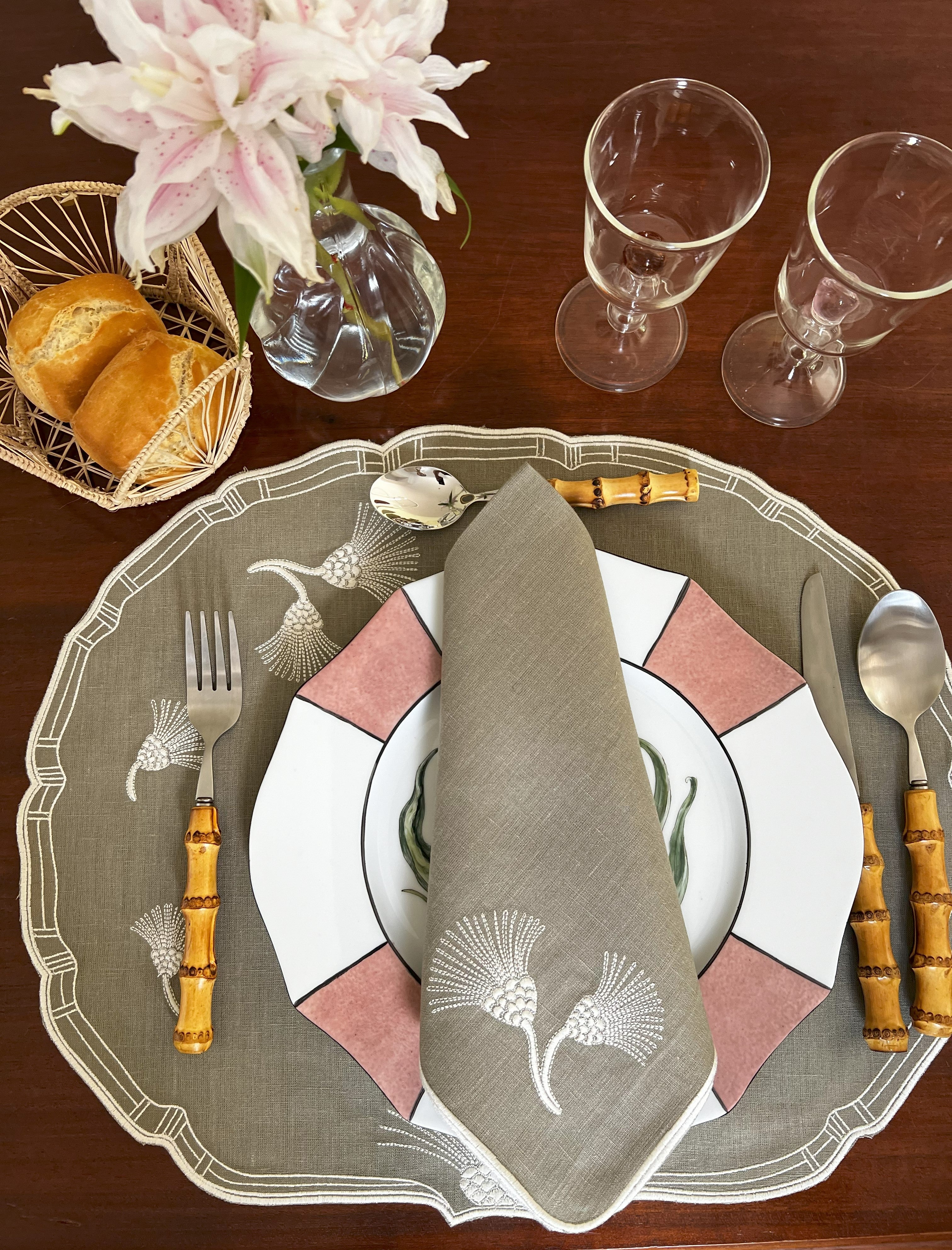 Nilo Linen Dinner Napkin in Moss